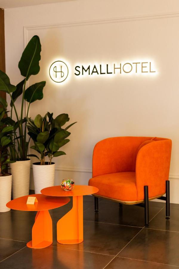 Small Hotel Vinnytsja Buitenkant foto